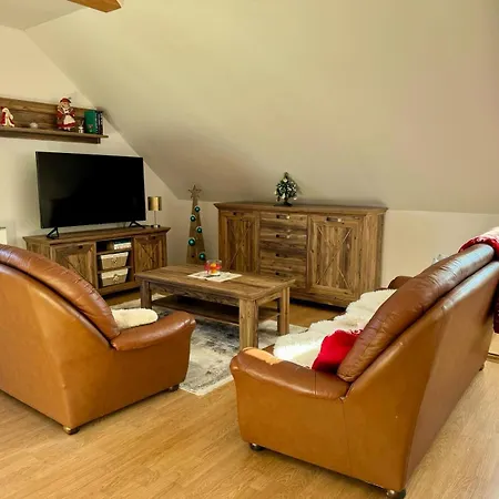 Domcek Pod Lesom Apartment *