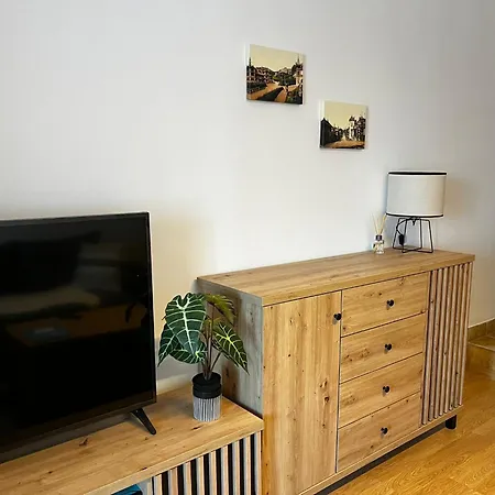 Domcek Pod Lesom Apartment *